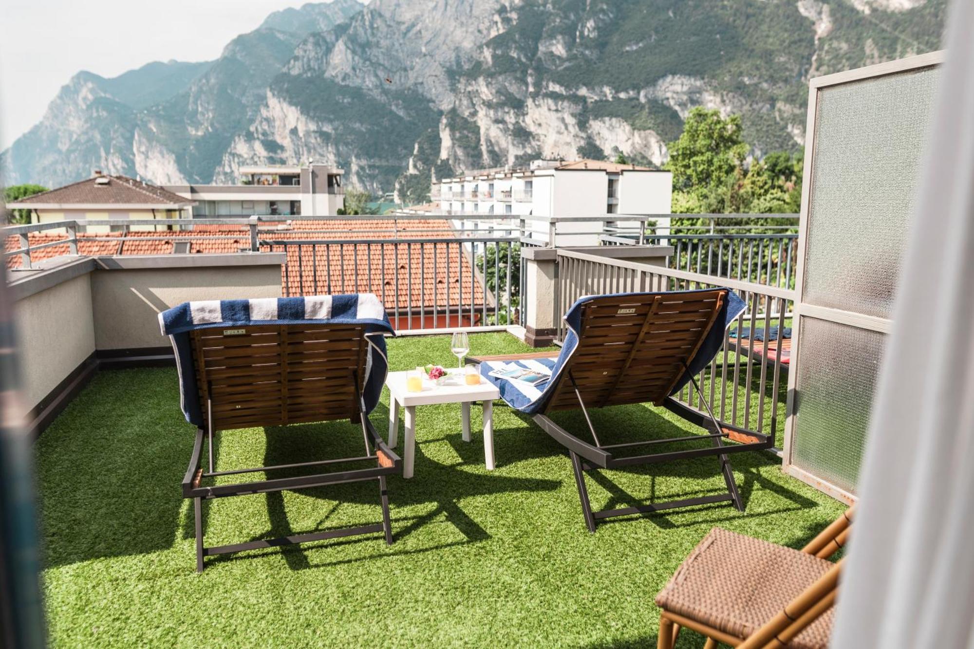Hi Hotels Riva Del Garda Exterior photo