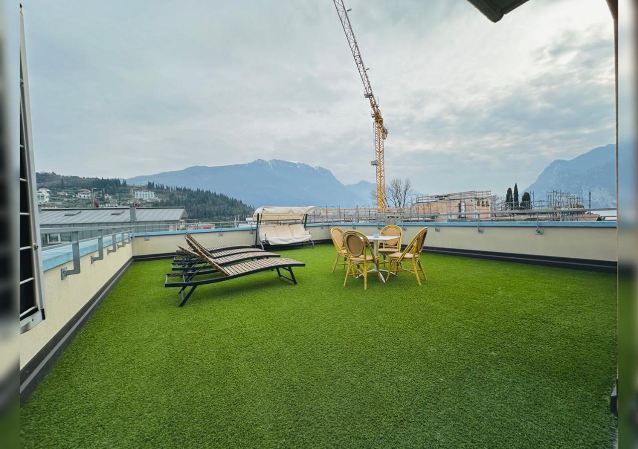 Hi Hotels Riva Del Garda Exterior photo