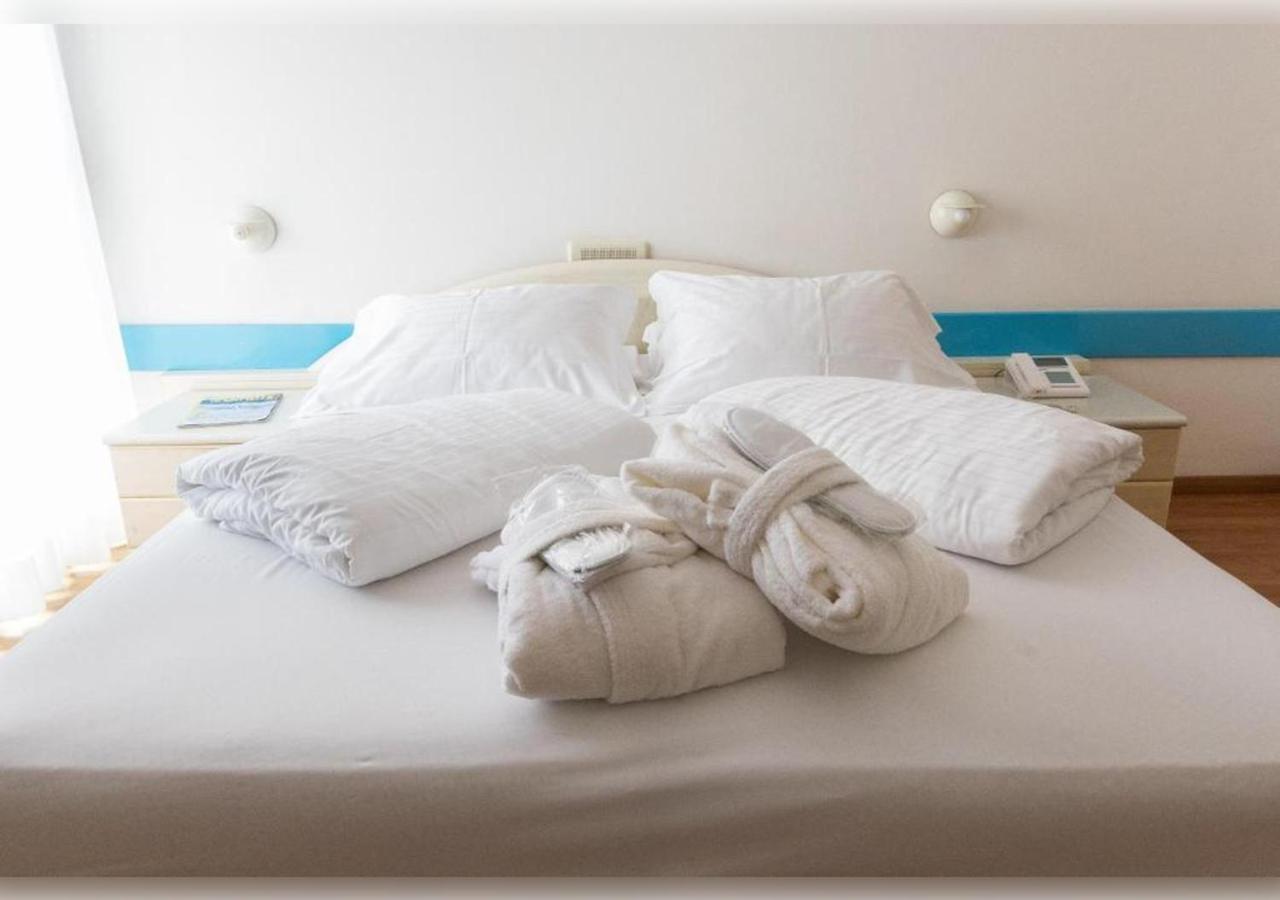 Hi Hotels Riva Del Garda Exterior photo
